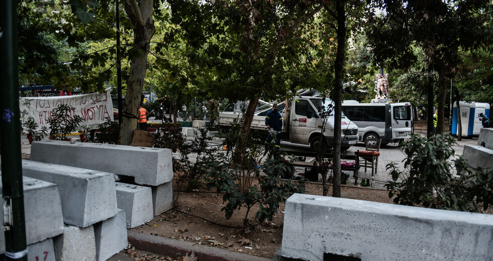 Η διάλυση της πλατείας Εξαρχείων ξεκίνησε ξημερώματα