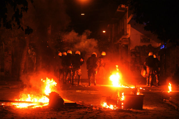Πορεία 30.000 στη σκιά του Παρισιού