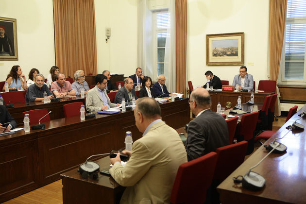 Γενναιόδωρες τράπεζες, ακάλυπτα ΜΜΕ