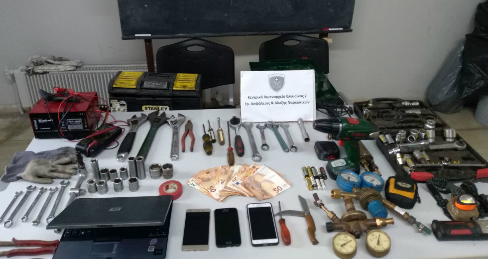 Συλλήψεις για αφαίρεση εξοπλισμού από πλοίο