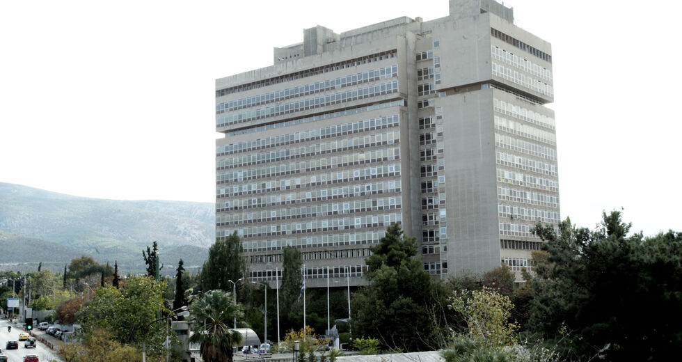 Αντί για απαντήσεις, επίθεση στον ΣΥΡΙΖΑ
