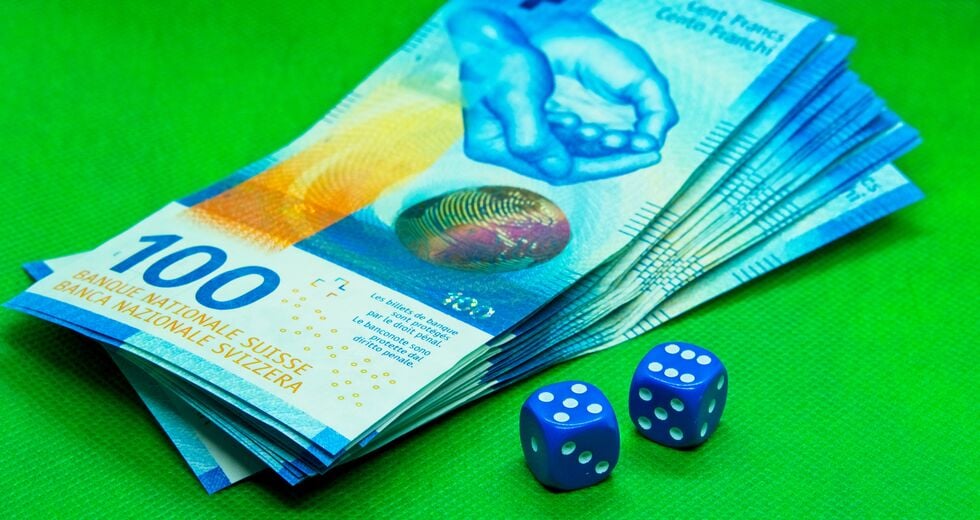 Δικαστική οδός και πολιτική λύση