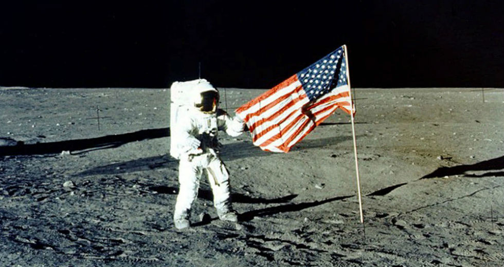 NASA: Ετοιμάζεται η αποστολή της πρώτης γυναίκας στο φεγγάρι