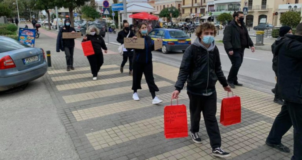 Φοιτητές Ρεθύμνου: “Ψωνίζεις είσαι νόμιμος, διεκδικείς είσαι παράνομος”