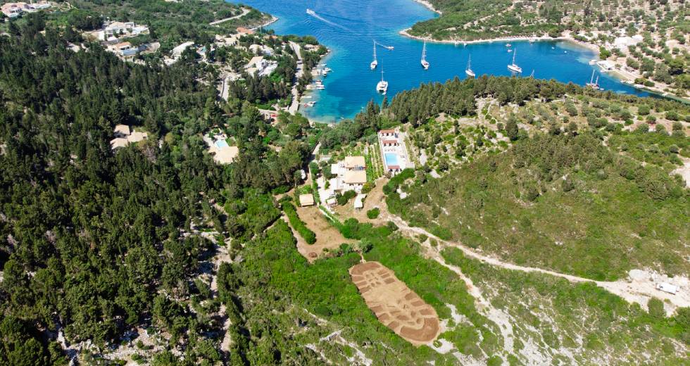 Μια γιγάντια πατημασιά στους Παξούς