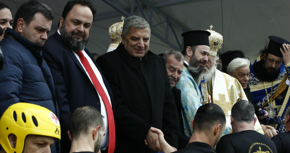Με λαμπρότητα παρά την παγωνιά οι εορτασμοί για τα Θεοφάνια