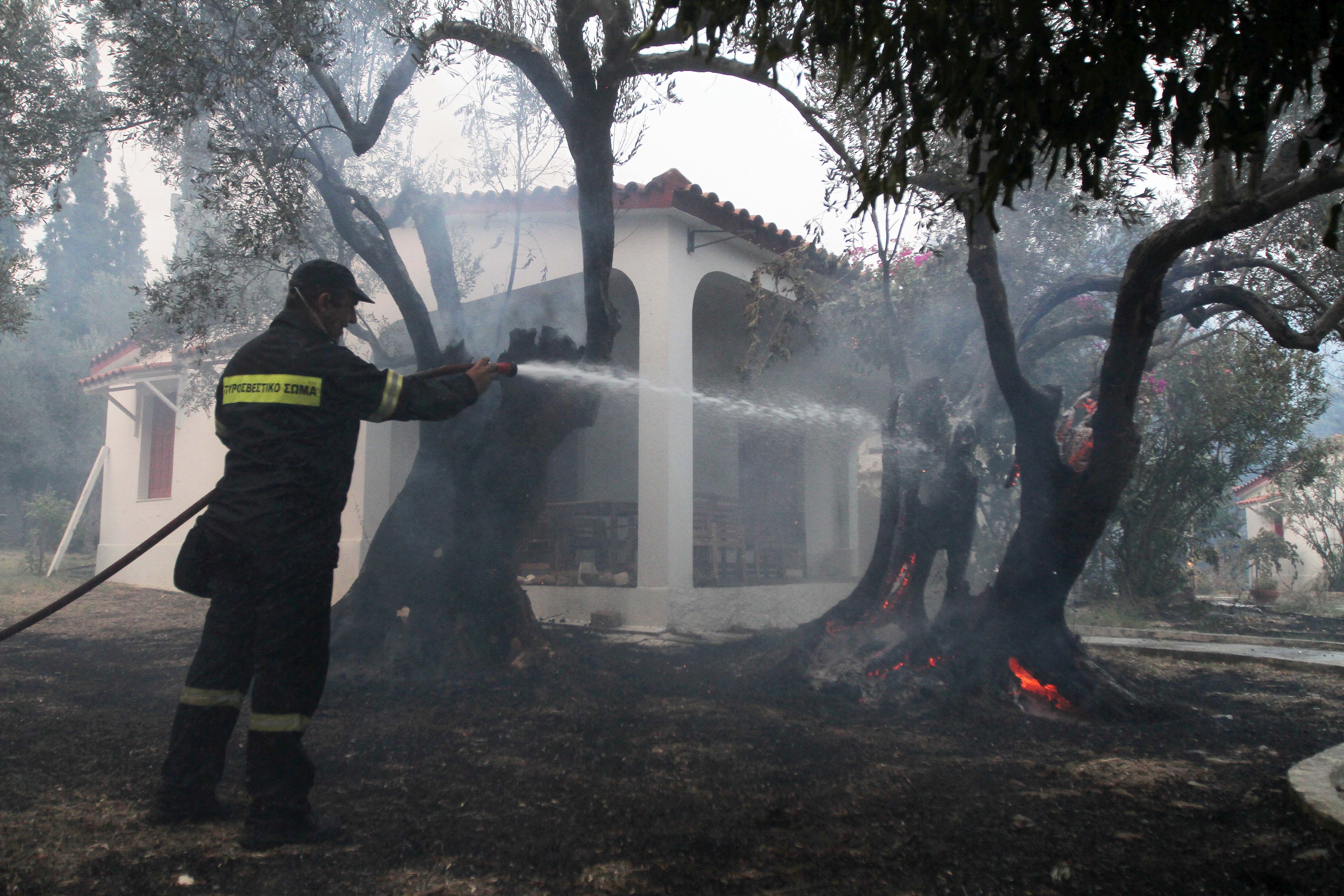Άλλη μία δύσκολη νύχτα στην Εύβοια