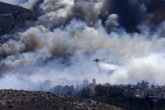 Καταστροφικές φωτιές σε πολλές περιοχές της χώρας