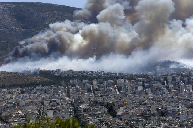 Καταστροφικές φωτιές σε πολλές περιοχές της χώρας
