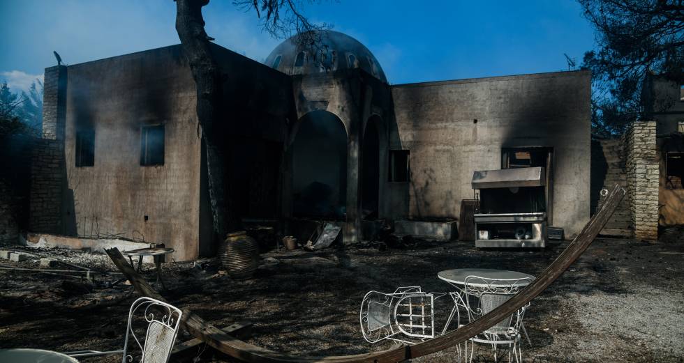Αποκαρδιωτικές εικόνες απ’ τη φωτιά σε Κορινθία – Δυτ. Αττική