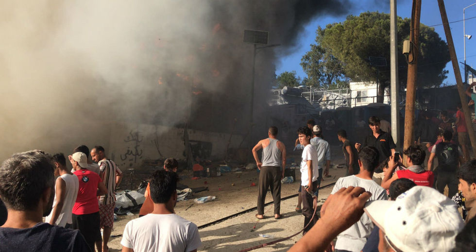 Φωτιά στον καταυλισμό προσφύγων στη Μόρια