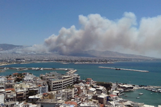 Καταστροφικές φωτιές σε πολλές περιοχές της χώρας