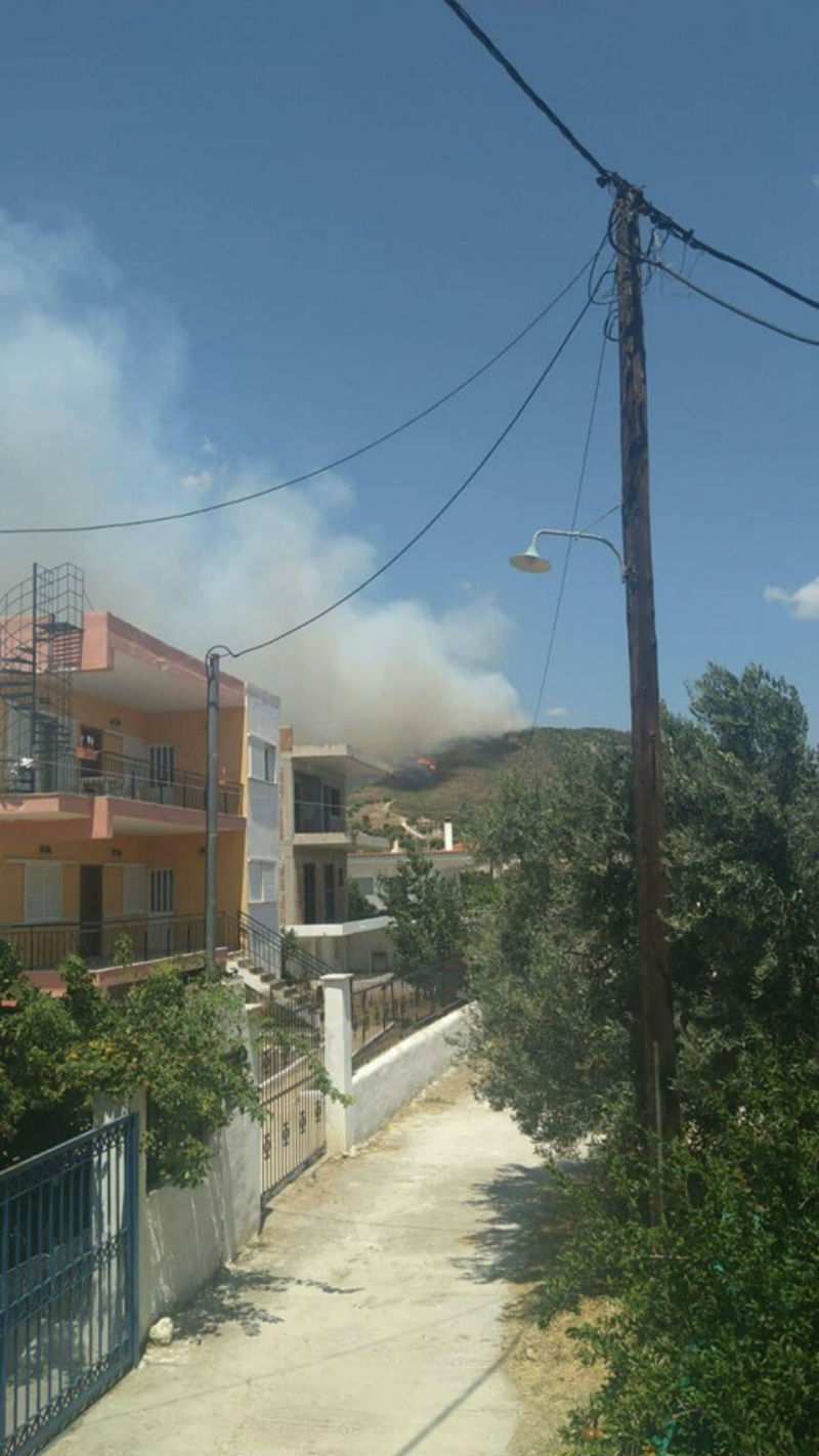 Μεγάλη η φωτιά στις Κεχριές Κορινθίας, εκκενώθηκαν πέντε οικισμοί