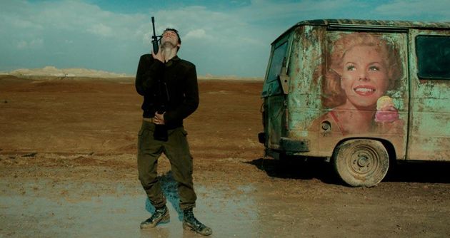 Η Μόστρα στρώνει το κόκκινο χαλί στο… virtual reality