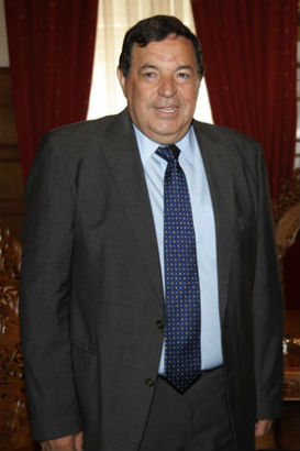 Φύσηξε… αντιισλαμικός Βαρδάρης