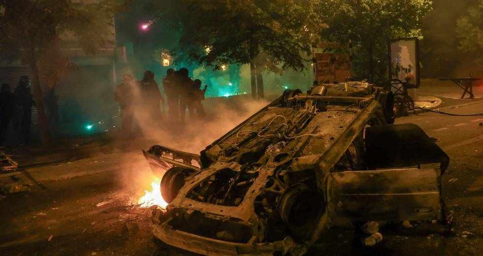 Άρον άρον στο Παρίσι ο Μακρόν, ενώ ετοιμάζεται να επιβάλει την τάξη με κάθε μέσο