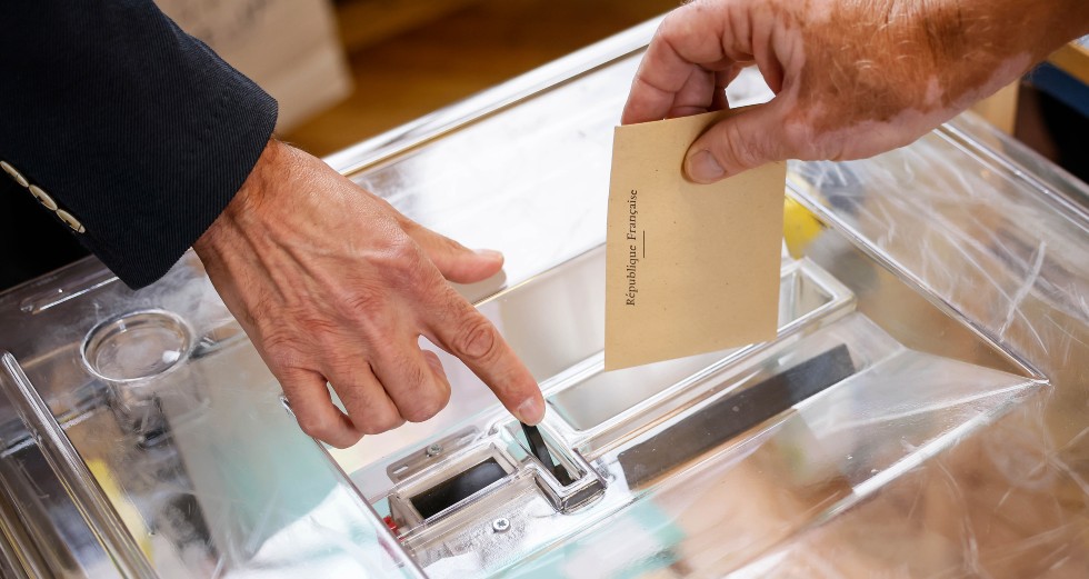 Οι Γάλλοι τιμώρησαν τον Μακρόν, μεγάλη άνοδος για την Αριστερά