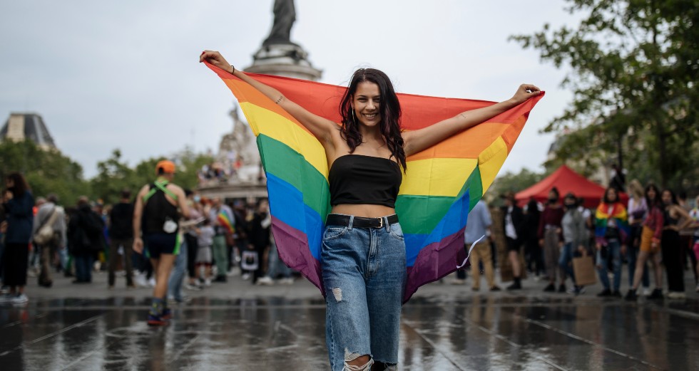 Με τη σκέψη στην Ουγγαρία, η Παρέλαση Υπερηφάνειας του Παρισιού