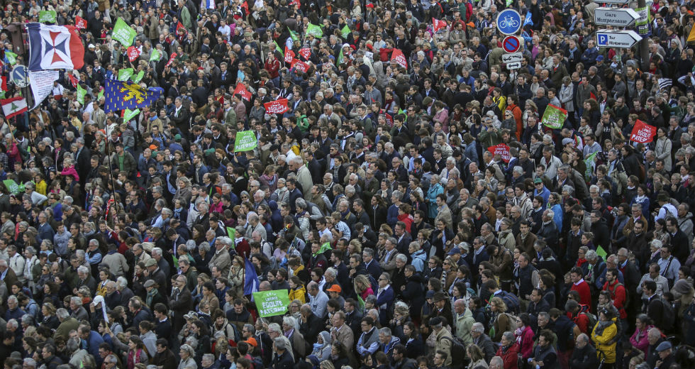 Ο συντηρητισμός… διαδήλωσε στους δρόμους του Παρισιού