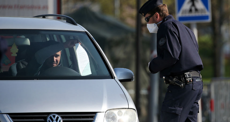 Αρνητικό ρεκόρ θυμάτων στις ΗΠΑ, παράταση μέτρων συνιστά ο ΠΟΥ
