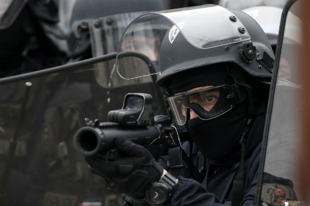 Δακρυγόνα και συλλήψεις στην ένατη κινητοποίηση των «κίτρινων γιλέκων»
