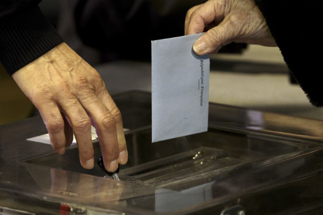 Η Δεξιά «εκτόπισε» την Ακροδεξιά στη Γαλλία