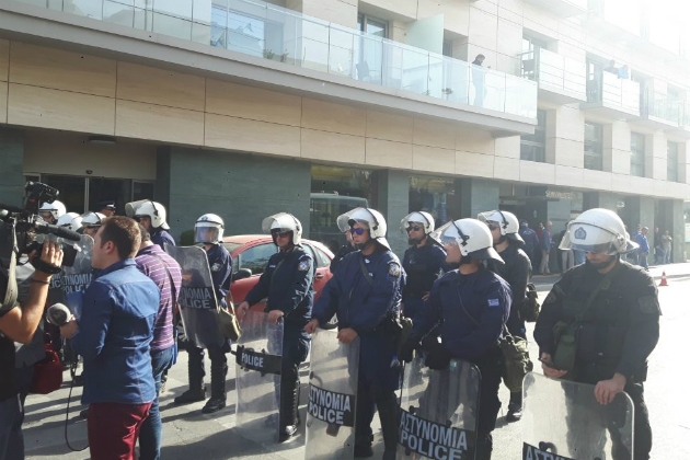 Ισχυρή αστυνομική παρουσία και ένταση στην εκδήλωση της Fraport