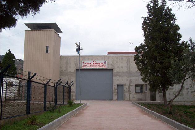 «Οδοιπορικό» στη φυλακή του Οτσαλάν