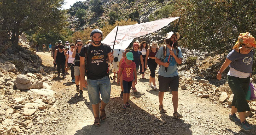 ΦΥΣΗτΗΡες: Πεζοπορία στον Κρουσώνα κατά του αντι-περιβαλλοντικoύ νόμου