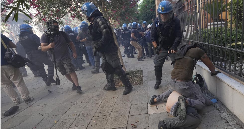G20: Ένταση μεταξύ αστυνομίας και διαδηλωτών