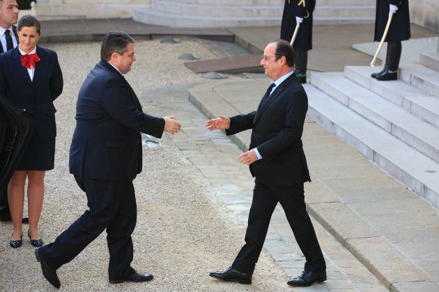 Σκληρή γραμμή προς την Τουρκία προκρίνει ο Ολάντ