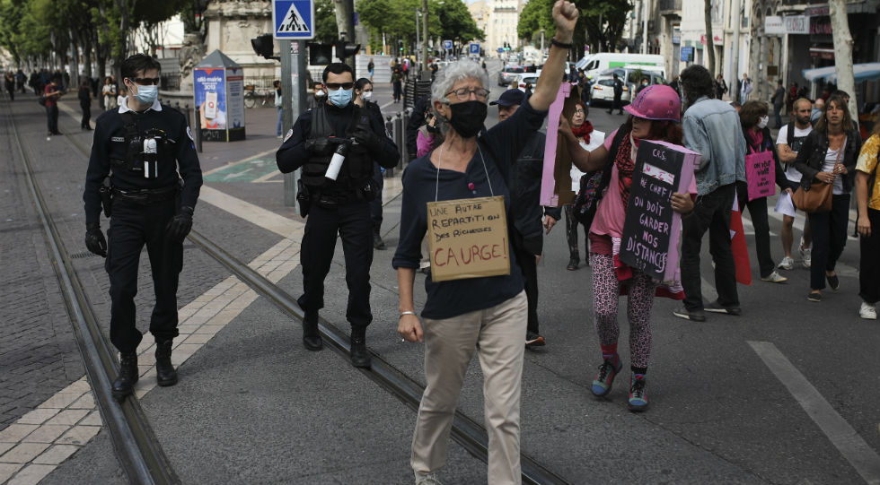 Εικόνες από τις διαδηλώσεις για την Εργατική Πρωτομαγιά σε όλο τον κόσμο