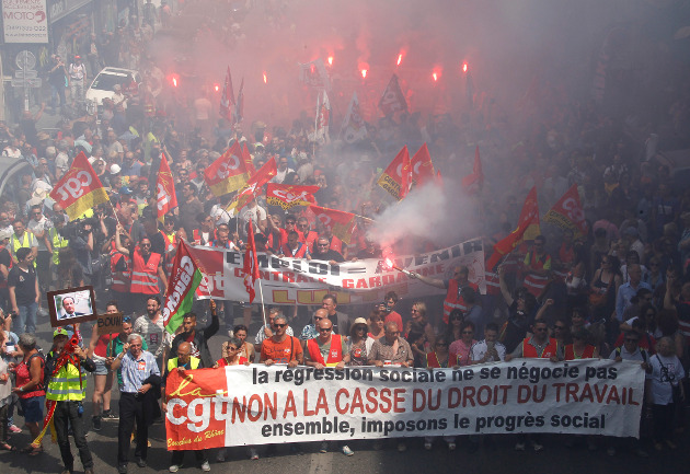 Ένα εκατομμύριο διαδηλωτές στους δρόμους του Παρισιού