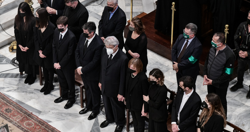 Βουβή συγκίνηση στο ύστατο «αντίο» στη Φώφη Γεννηματά