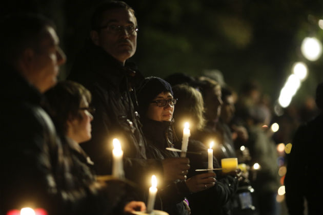 Ανθρώπινη αλυσίδα για τους πρόσφυγες στο Βερολίνο
