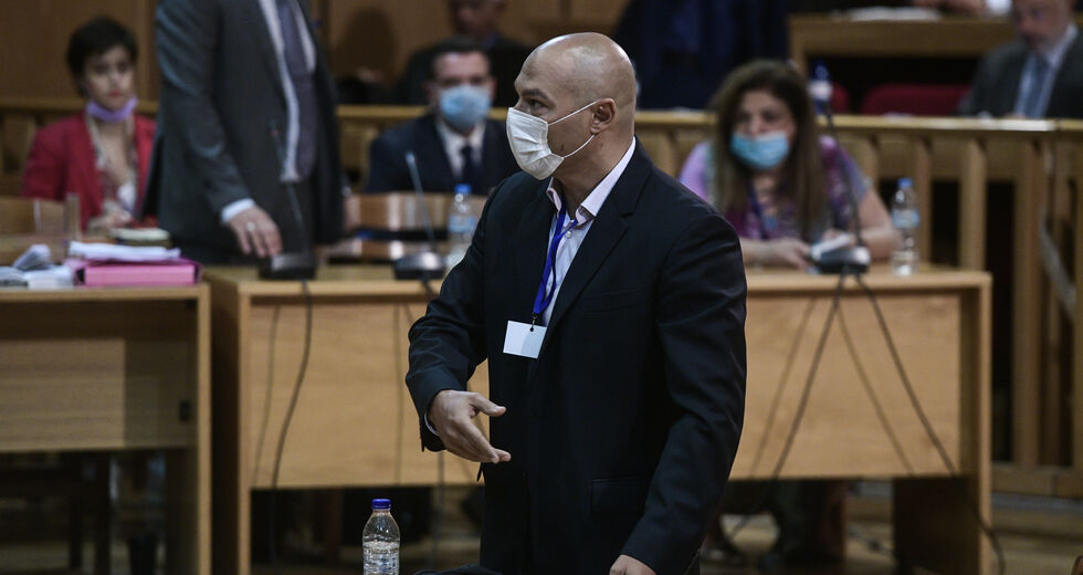Εκλιπαρούν για αναστολή