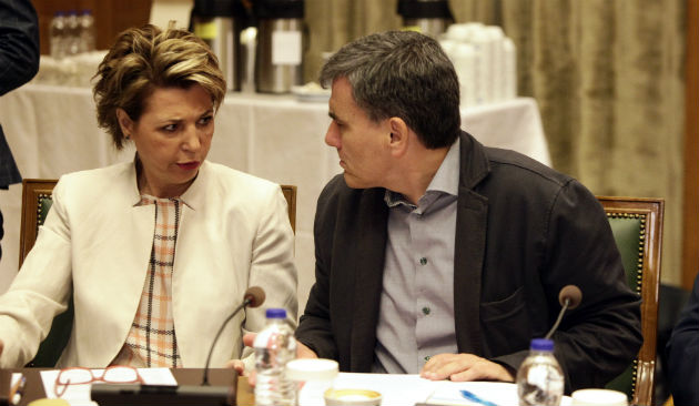 «Η δύσκολη επιλογή μάς δίνει εξιτήριο από την επιτροπεία»