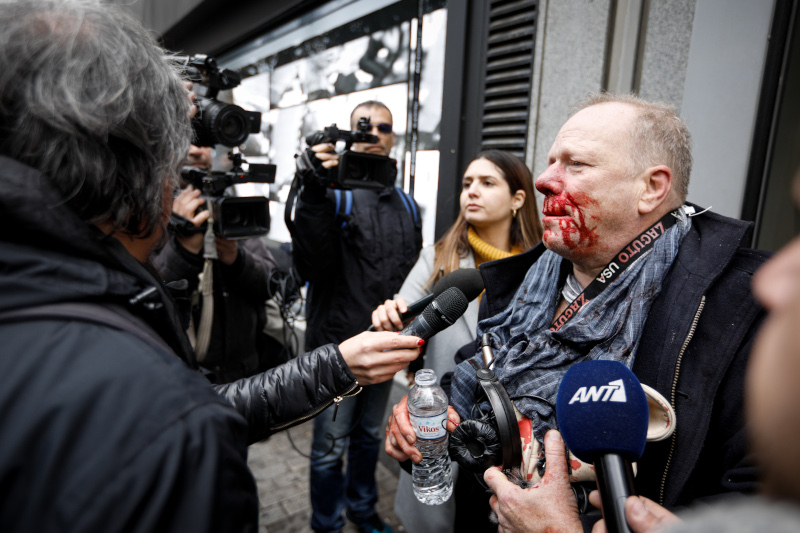 Φασίστες ξυλοκόπησαν δημοσιογράφο στο ακροδεξιό συλλαλητήριο στο Σύνταγμα