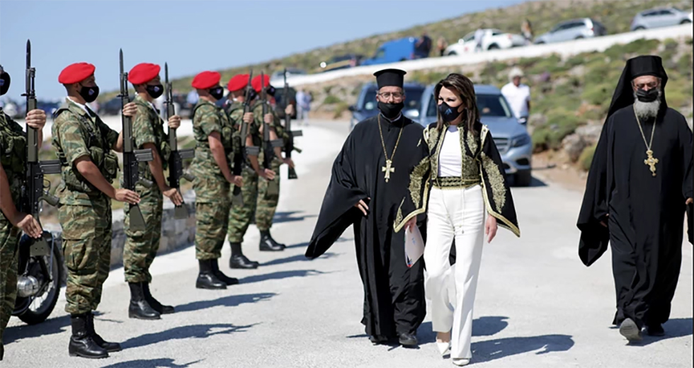 Στις επετείους δεν κολλάει… 