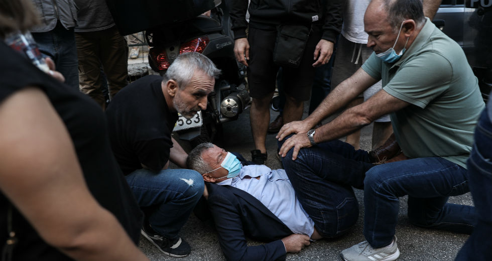 ΜΑΤ κατά πορείας της ΠΟΕΔΗΝ έξω από το υπουργείο Υγείας