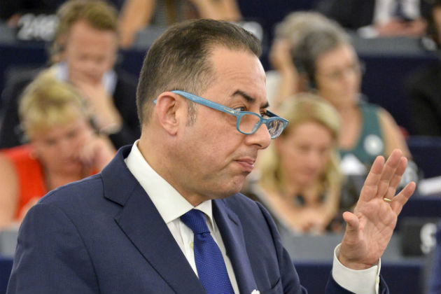 Επαφές Αχτσιόγλου στην Ευρωβουλή για τα εργασιακά