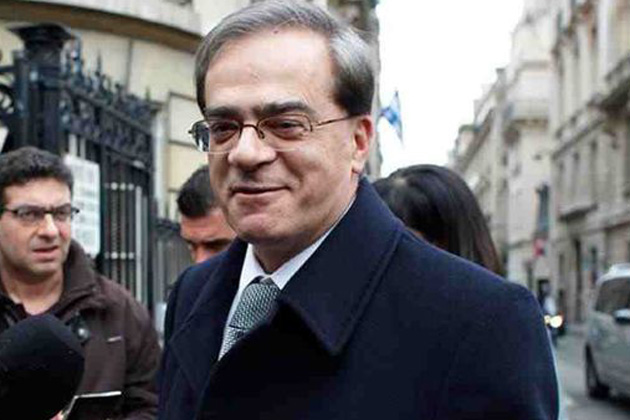 Ο διάλογος-σοκ στο φέισμπουκ για τα 3 εκατ.