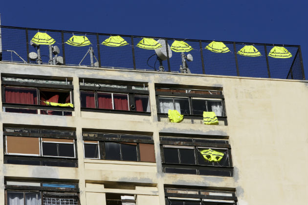 Επί ποδός θέτουν τη Γαλλία τα «κίτρινα γιλέκα»