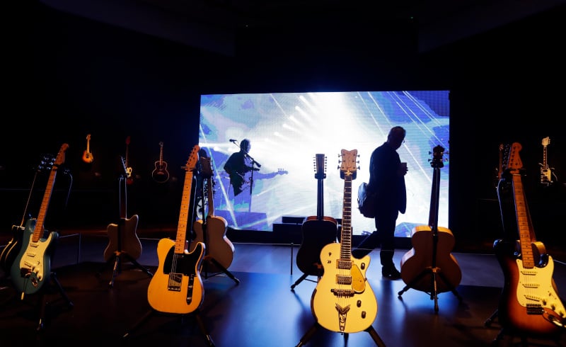 Δημοπρασία ρεκόρ από τον David Gilmour και 21,5 εκατ. δολάρια κατά της κλιματικής αλλαγής