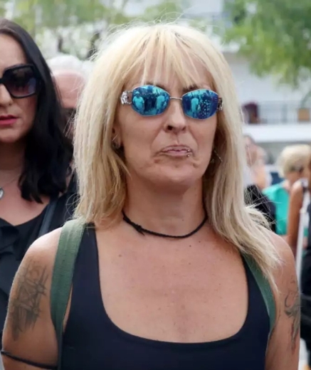 Καινούργιοι στη Βουλή, έμπειροι στη σκηνή