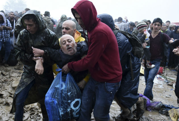 Αντιμέτωποι με τον φόβο, την πείνα και τώρα τη βροχή