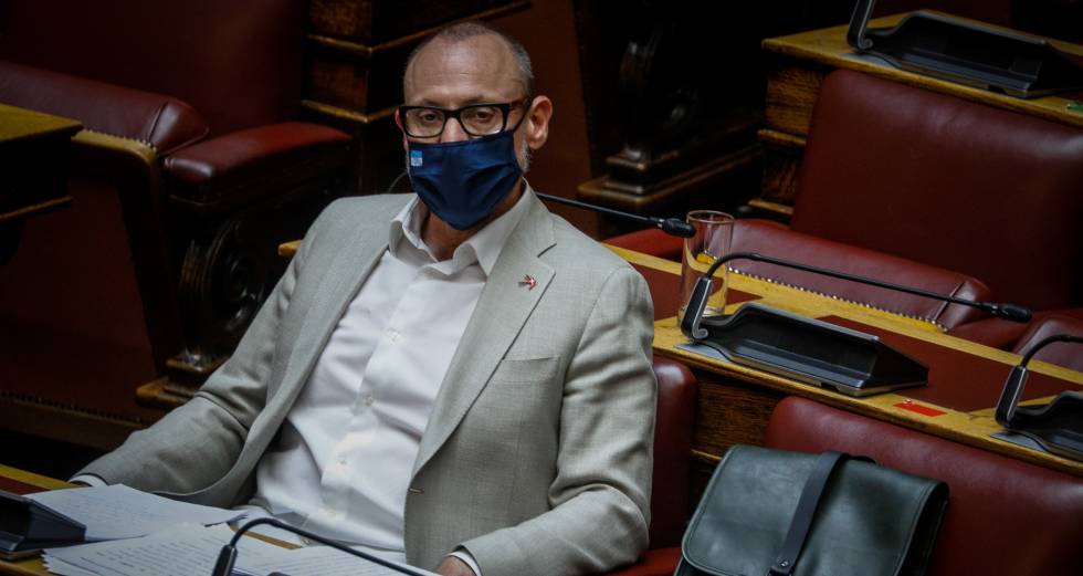 Στην Ολομέλεια η σύγκρουση για τη συνεπιμέλεια