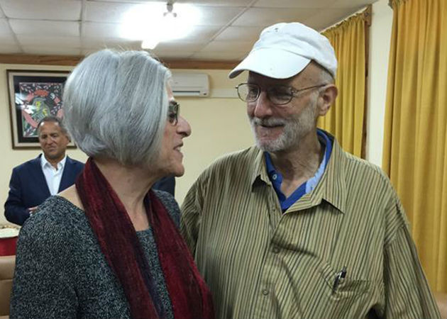 Ο Ομπάμα ανοίγει δειλά την πόρτα στην Αβάνα