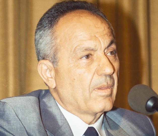 Πίσω από τον Καμμένο… ένας Μητσοτάκης