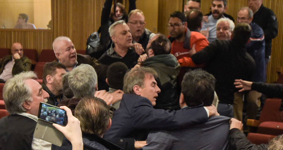 Ποιος… νικάει όταν οι συνδικαλιστές δέρνονται μεταξύ τους;